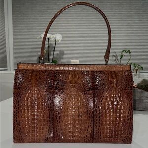 Luxurious VINTAGE Brown Leather Horn-Back Alligator Skin Bag From The 60’s!